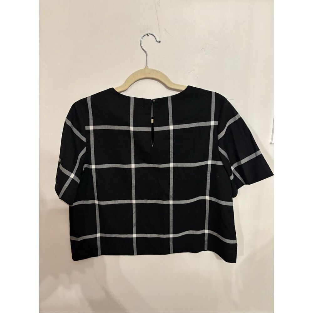 Banana Republic Black Plaid Cropped Top Medium Keyhole Back Short Sleeve - Picture 6 of 8
